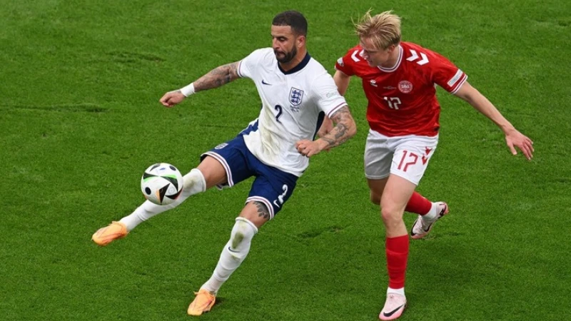 Cánh phải tốc độ đóng vai trò như thế nào trong đội hình