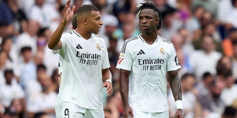 Mbappe phản ứng trước tin đồn