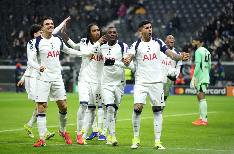 Tottenham thắng Eintracht Frankfurt 2-0