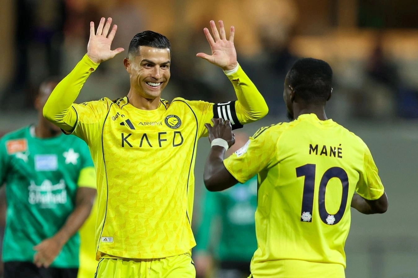 Ronaldo kiến tạo cho Sadio Mane