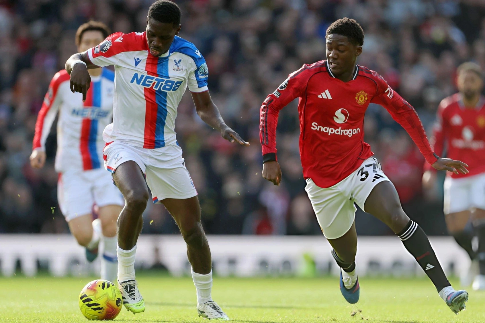 Man United để thủng lưới từ sớm